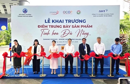 Da Nang opens showcase for signature local products at airport